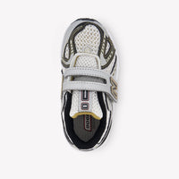 New Balance Unisex Sneakers  Silver
