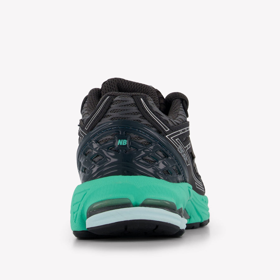 New Balance P1906 Unisex Sneakers in Zwart