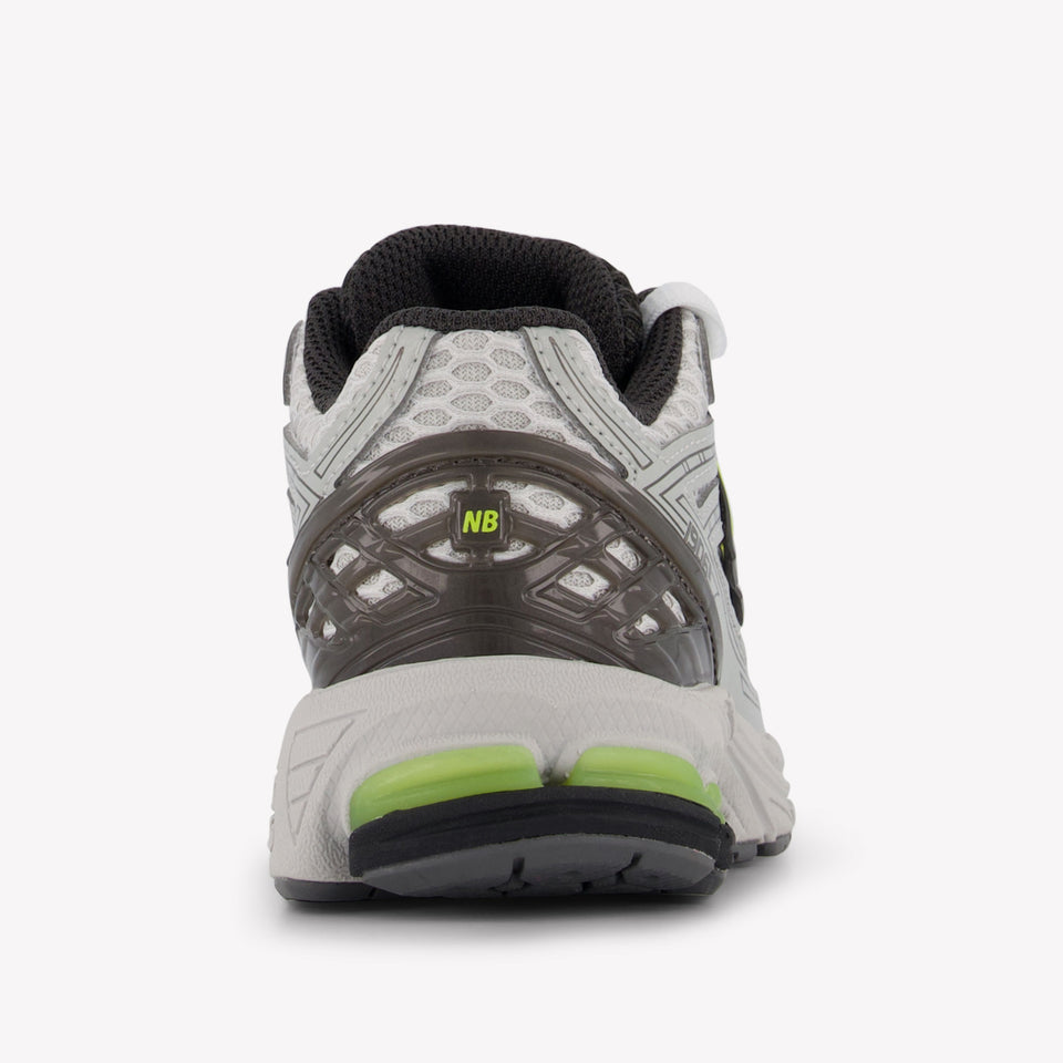 New Balance P1906 Unisex Sneakers in Zilver