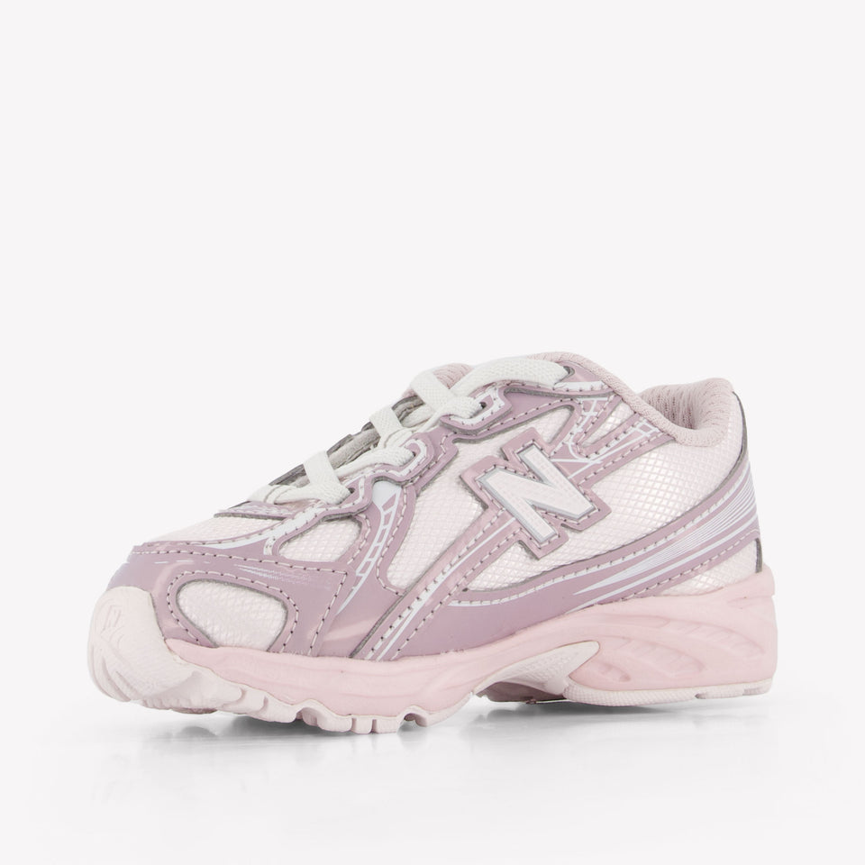 New Balance I740 Unisex Sneakers in Licht Roze