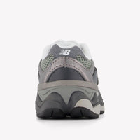 New Balance I9060 Unisex Sneakers in Donker Grijs