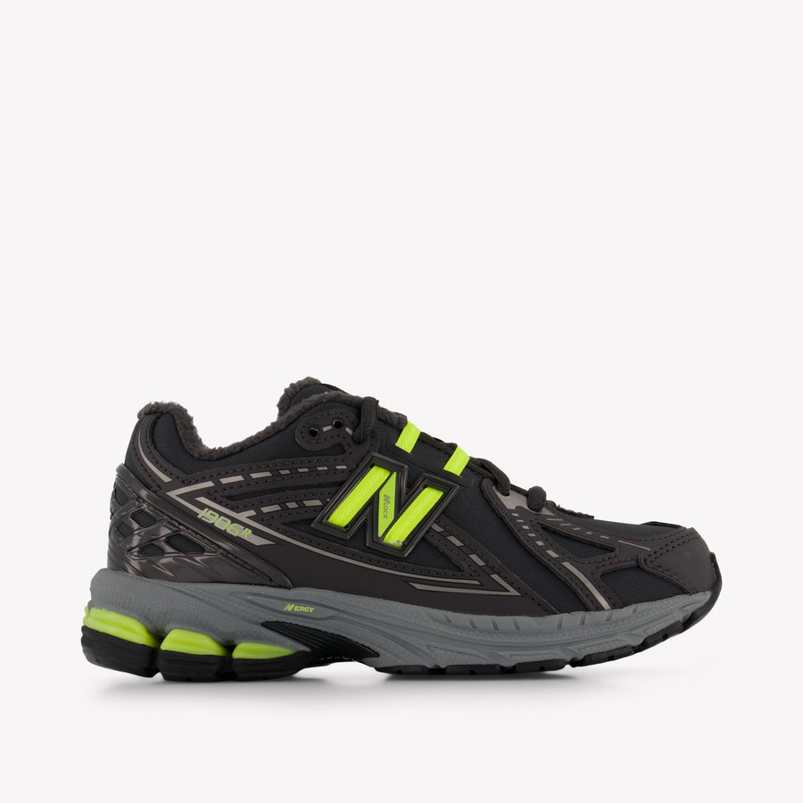 New Balance 1906 Unisex Kids Sneakers in Black