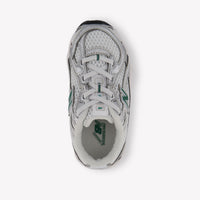 New Balance Unisex Sneakers In Green