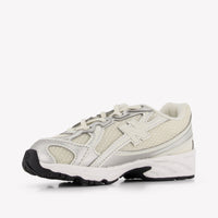 New Balance Unisex Sneakers In OffWhite