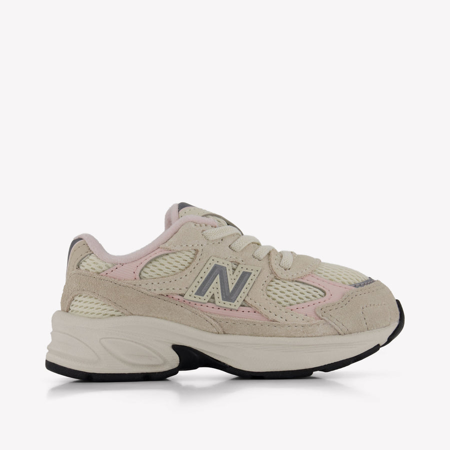 New Balance 2010 Girls Sneakers in Light Pink