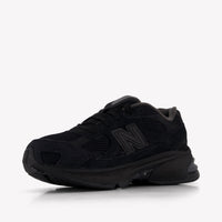 New Balance Unisex Sneakers In Black