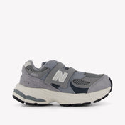 New Balance 2002 Unisex Sneakers in Gray