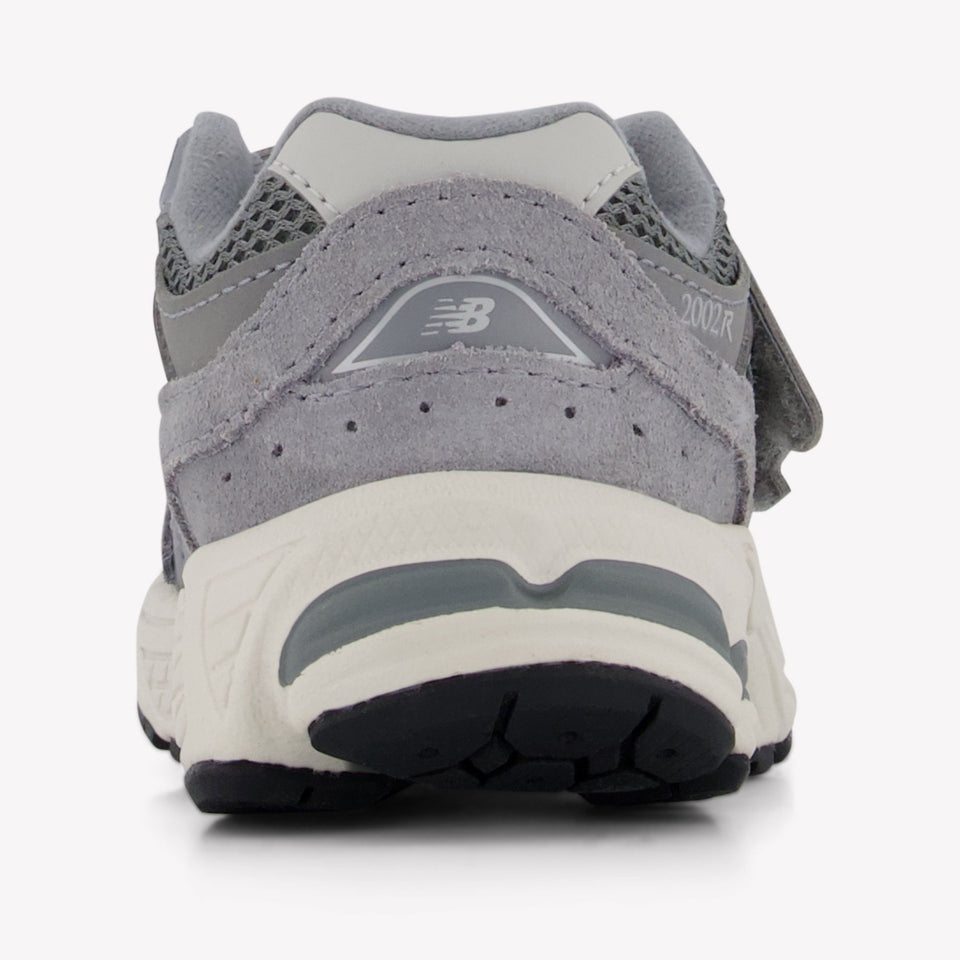 New Balance 2002 Unisex Sneakers in Gray