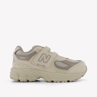 New Balance 2002 Unisex Sneakers In Beige