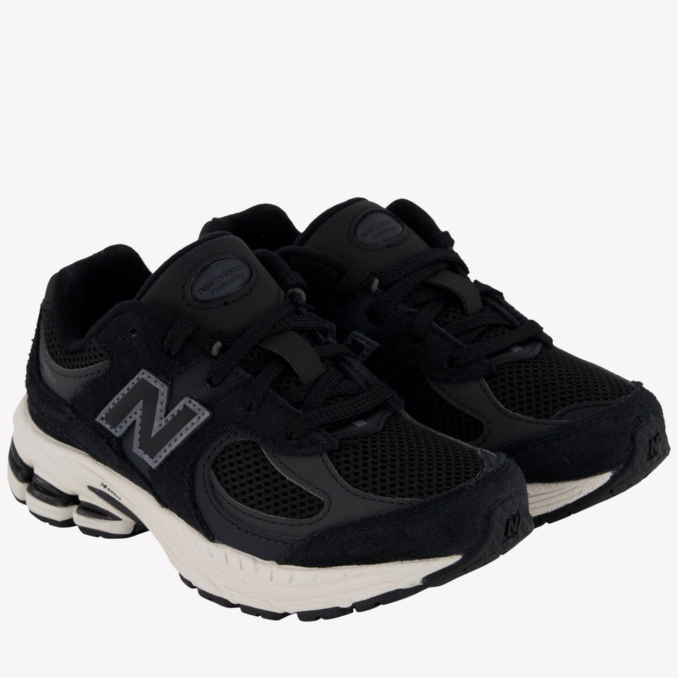 New Balance 2002 Unisex Sneakers in Black