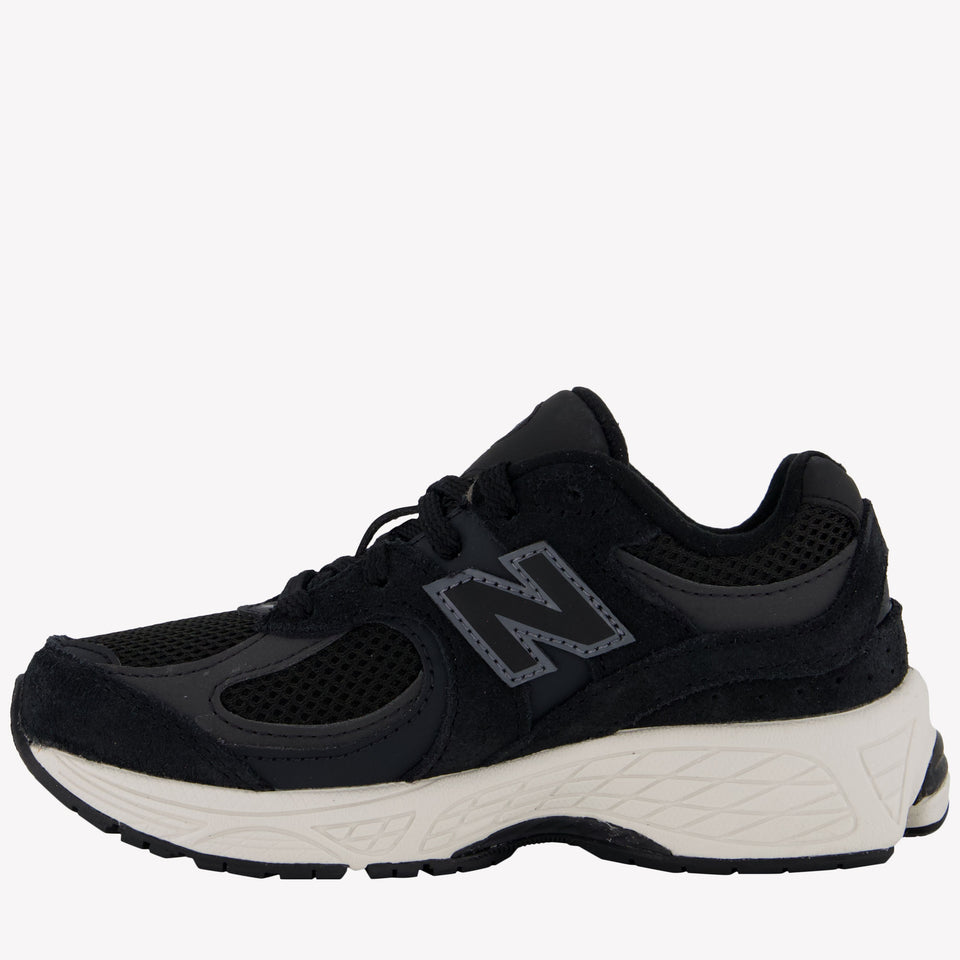 New Balance 2002 Unisex Sneakers in Black