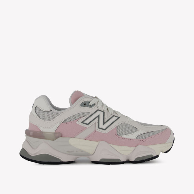 New Balance 9060 Unisex Sneakers In Licht Roze