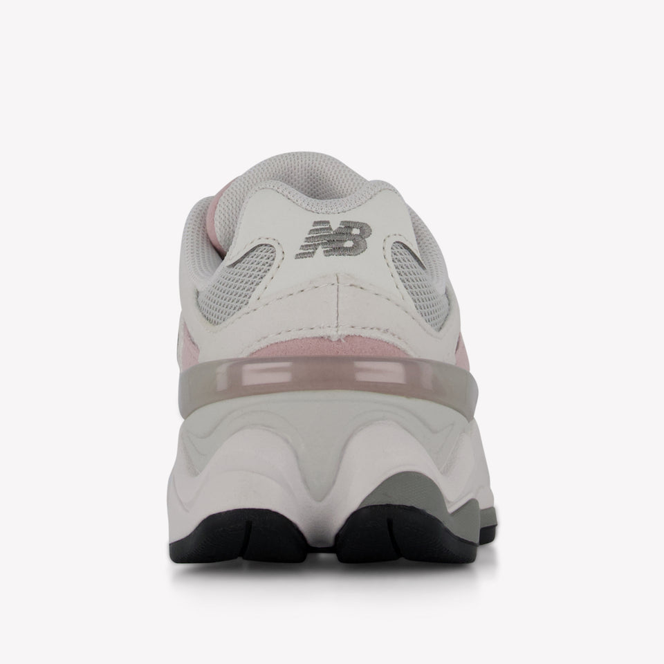 New Balance 9060 Girls sneakers in Light Pink