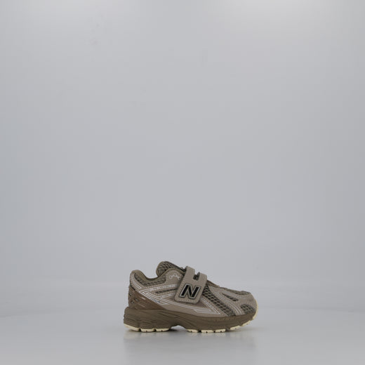 New Balance 1906 Unisex Sneakers In Beige