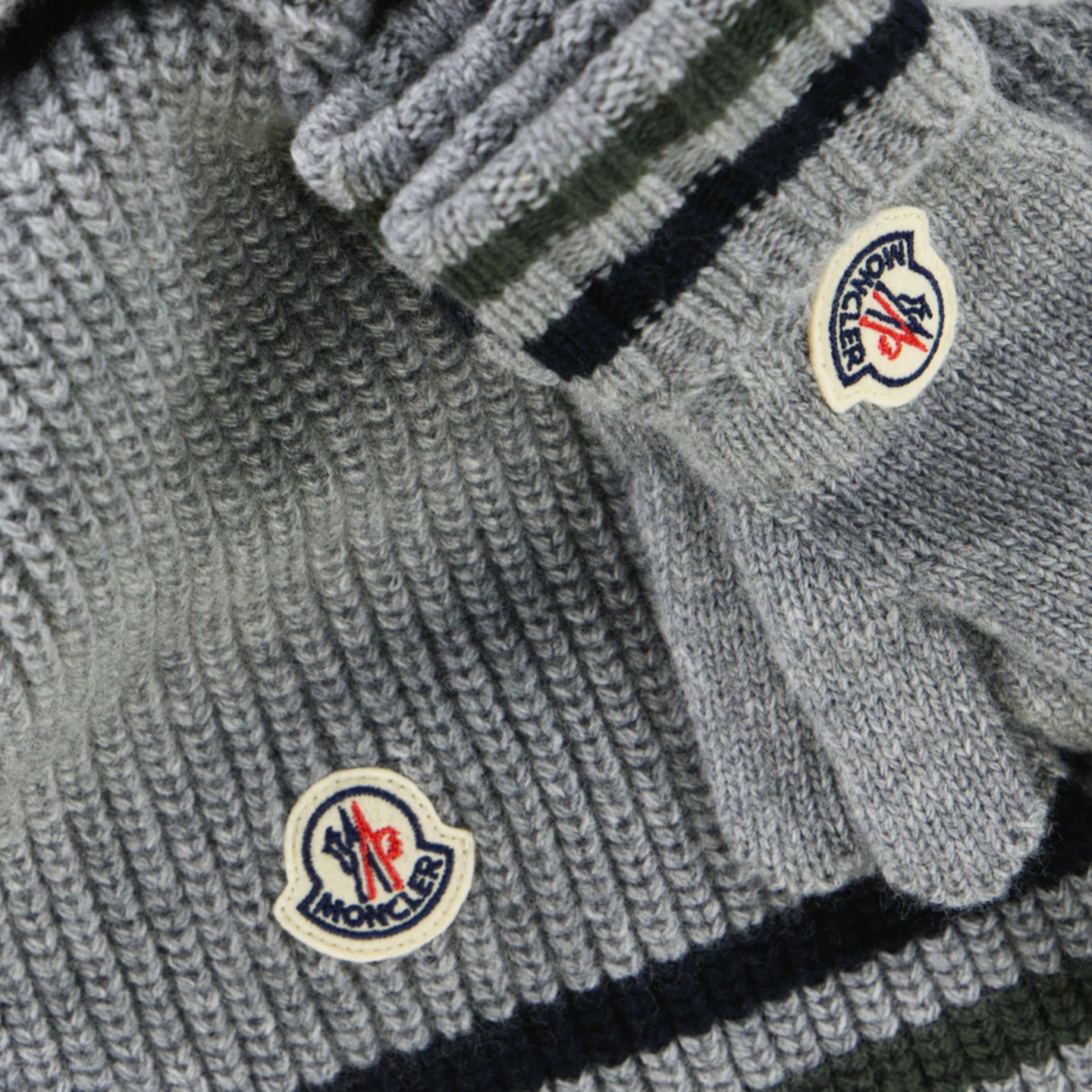 Moncler Kids Boys Scarves  Gray
