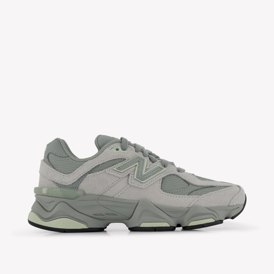 New Balance 9060 Unisex Kids Sneakers in Light Grey