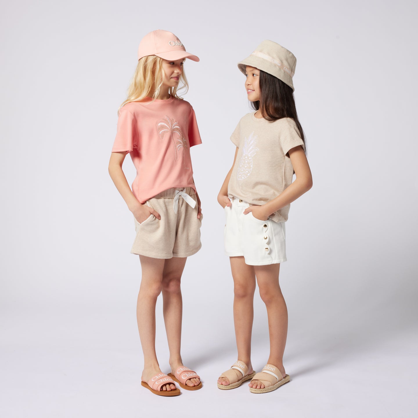 Chloe Girls Flipflops In Beige