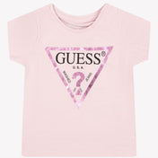女の赤ちゃんのTシャツピンクを推測します